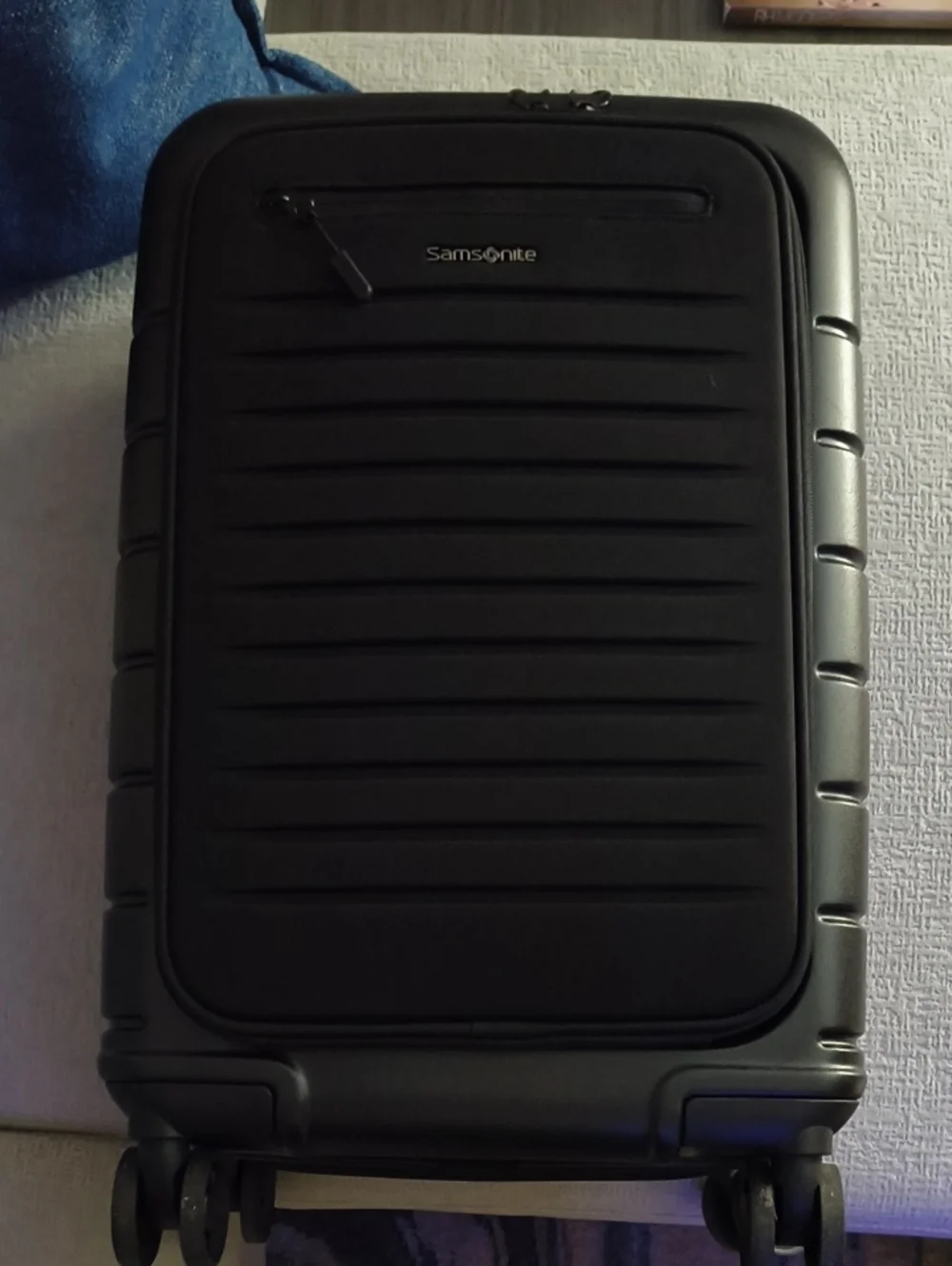 Samsonite Black Hardside Spinner Luggage